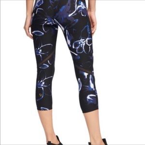 Donna Karan printed cropped leggings sz L new